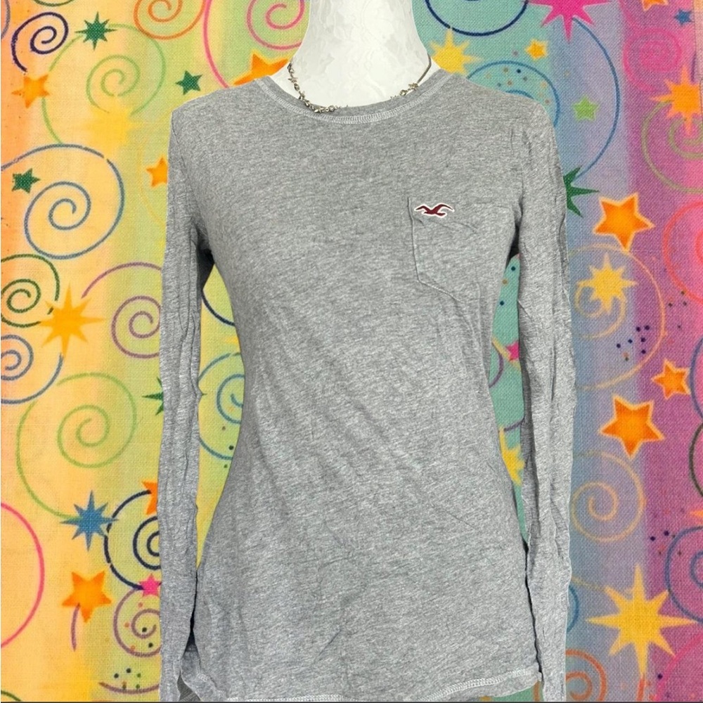 Vintage 2000s Hollister gray long sleeve top with a chest pocket